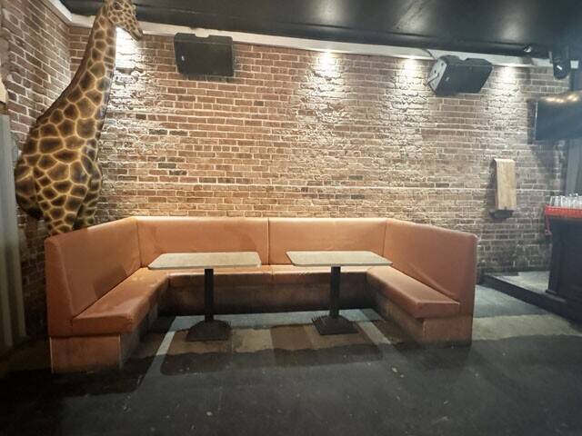PORT TALBOT – PROMINENT HIGH STREET BAR/NIGHTCLUB WITH THREE FLATS INVESTMENT