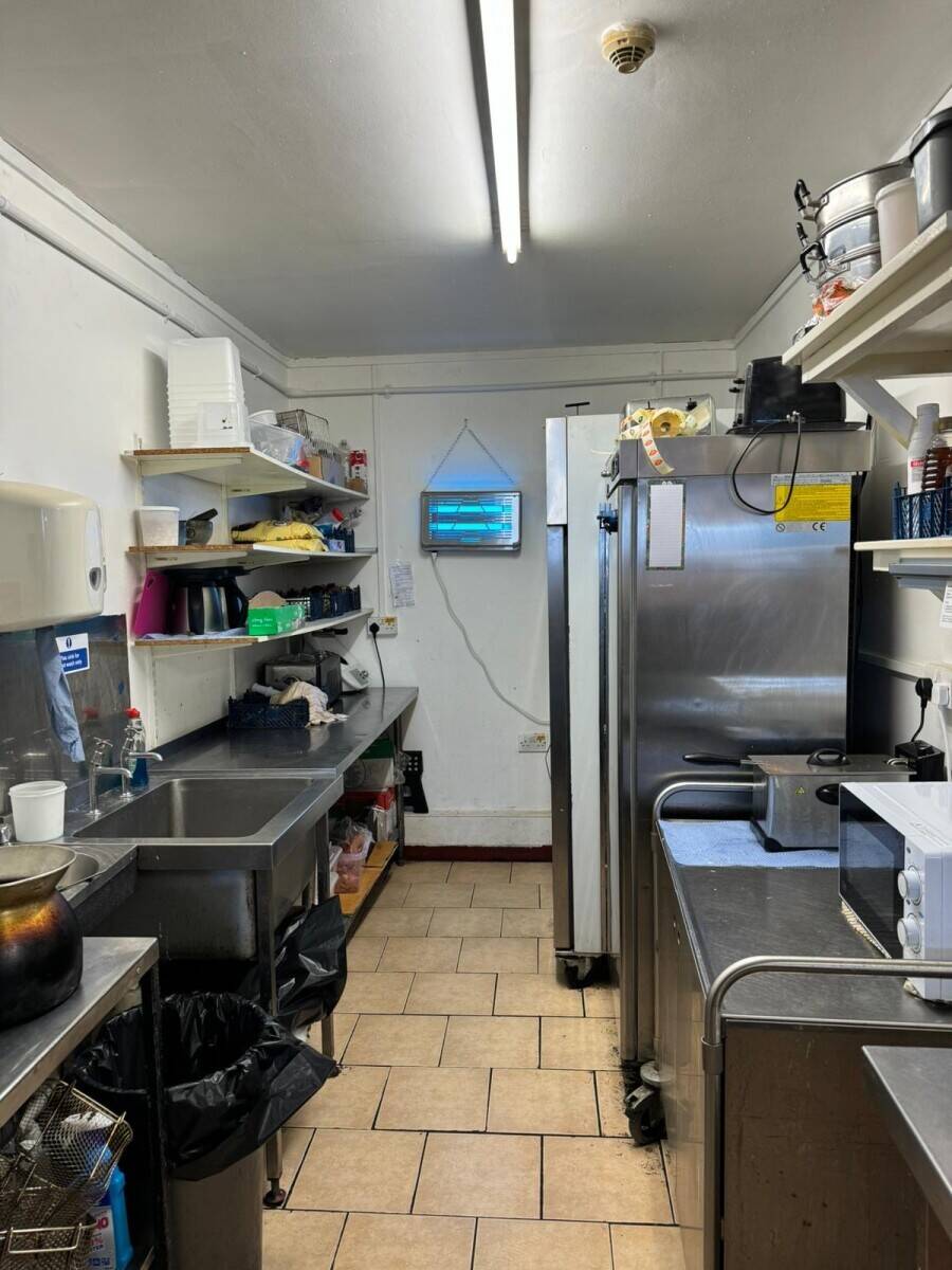 Fully furnished busy restaurant for sale Photo 5