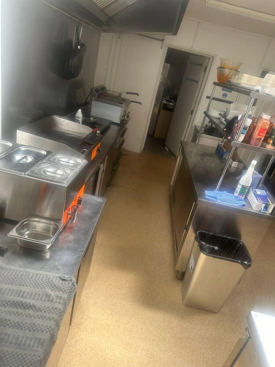 Cafe for sale in prime location Photo 5