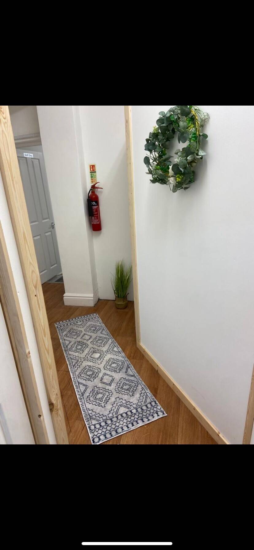 Leasehold tanning salon and beauty salon