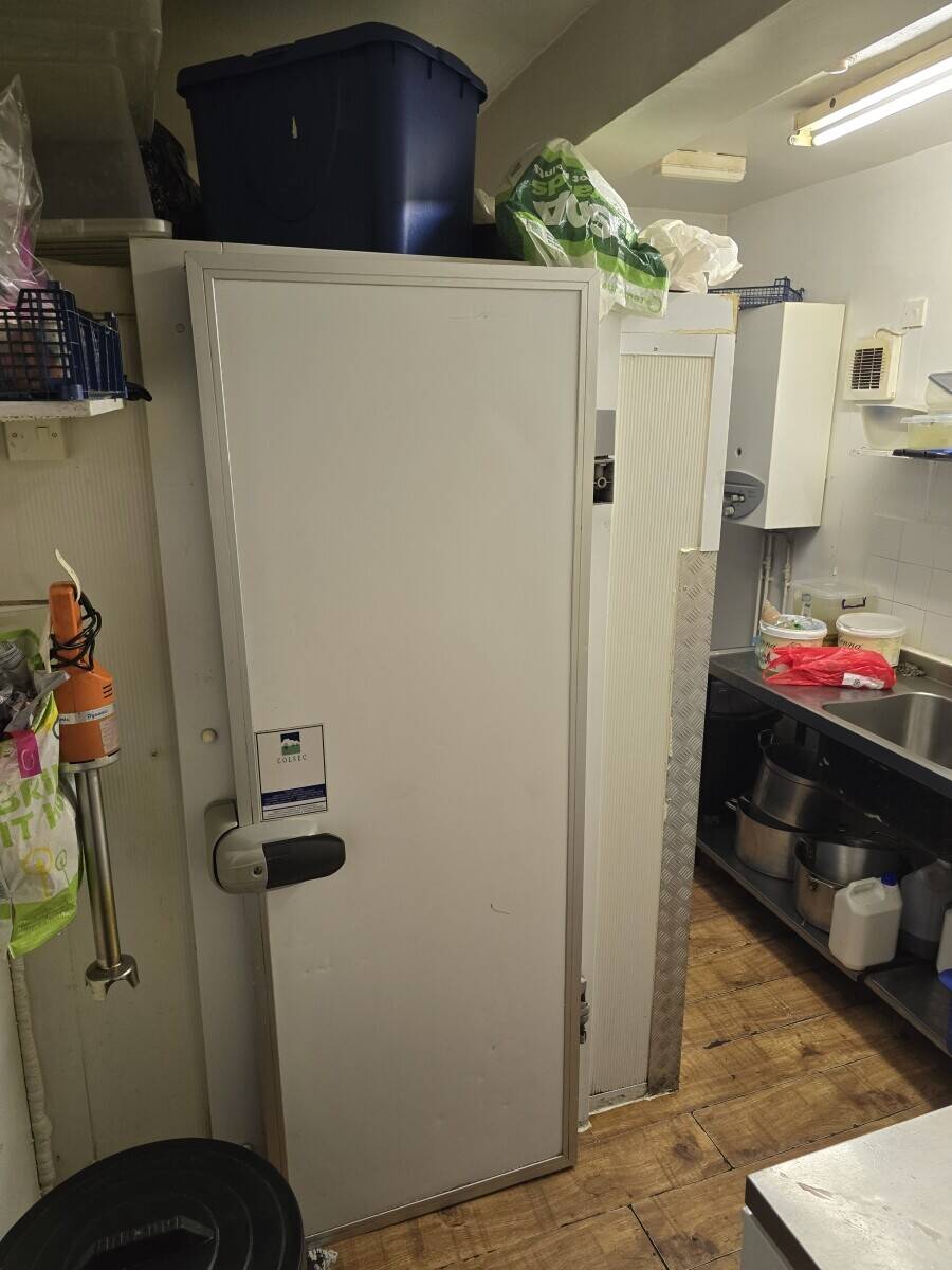 Indian Takeaway for sale in Birkenhead  Photo 5