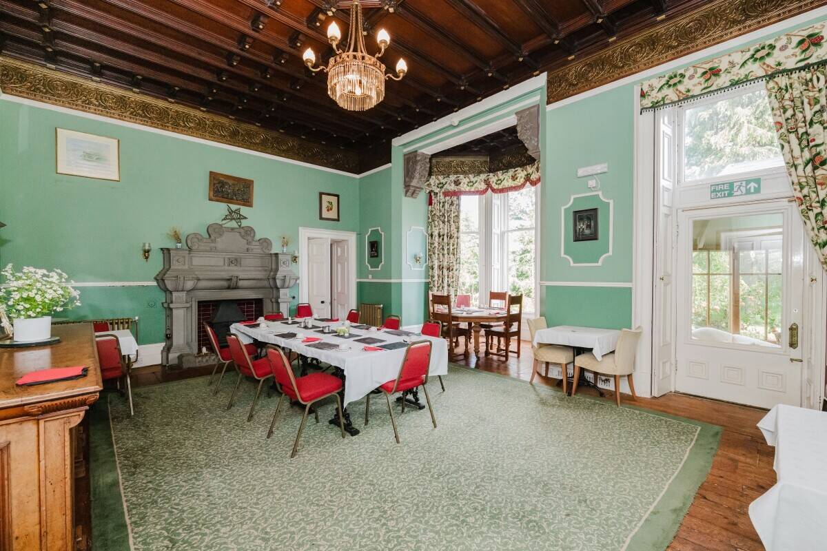 Fantastic Opportunity to Buy an Iconic B-listed Victorian Hotel