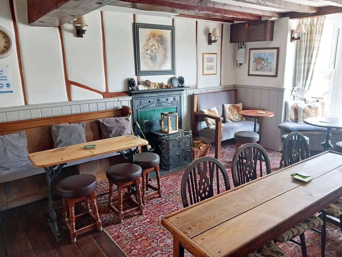 SHROPSHIRE - WELL APPOINTED AND RECENTLY RENOVATED TRADITIONAL VILLAGE PUB Photo 5
