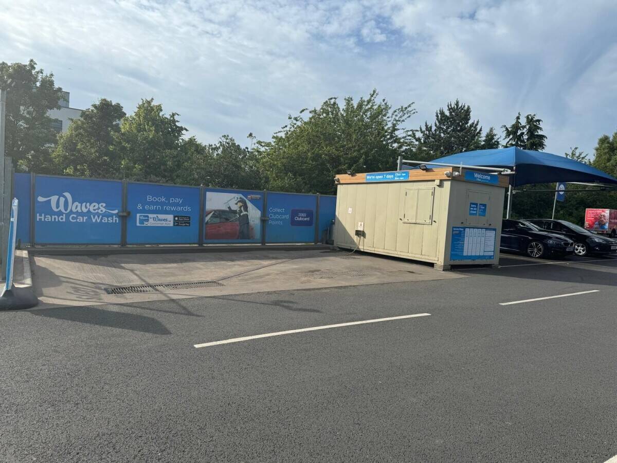Car wash for sale in Gloucester Business Park, Gloucester Photo 5