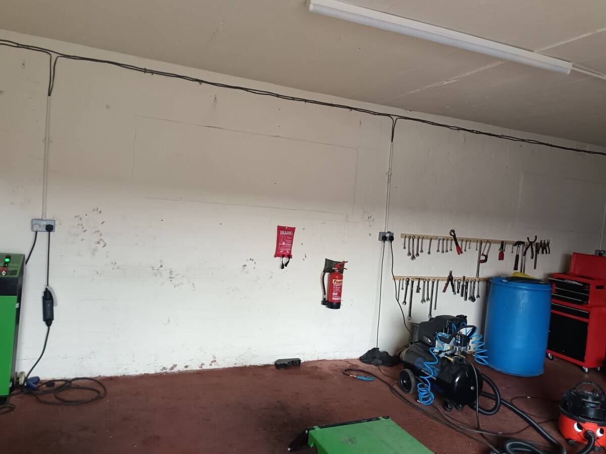 Car Repair Garage Unit
