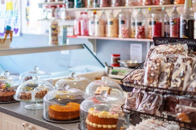 Cosy Café, Tea Room & Confectioners – Southam Photo 5