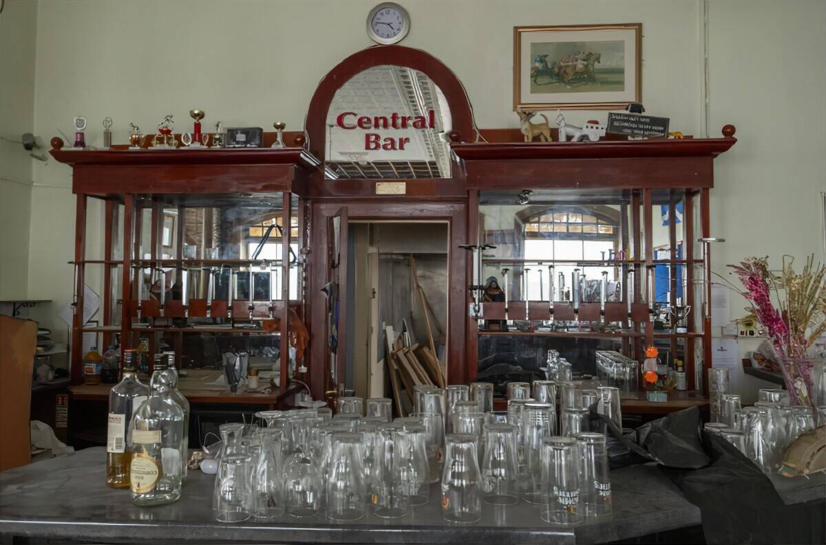 Closed Public House with Function Hall, large footprint and development potential