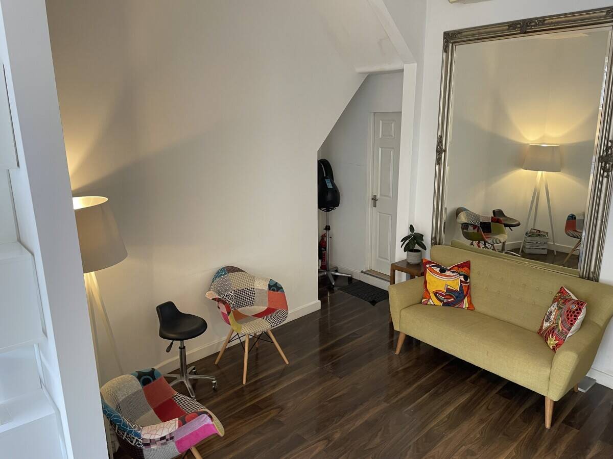 Hair & Beauty salon in Wandsworth  Photo 6