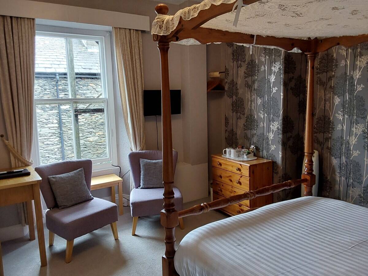 Leasehold Guest House Hotel Bed and Breakfast Guest Accommodation Bowness-on-Windermere For Sale Photo 5