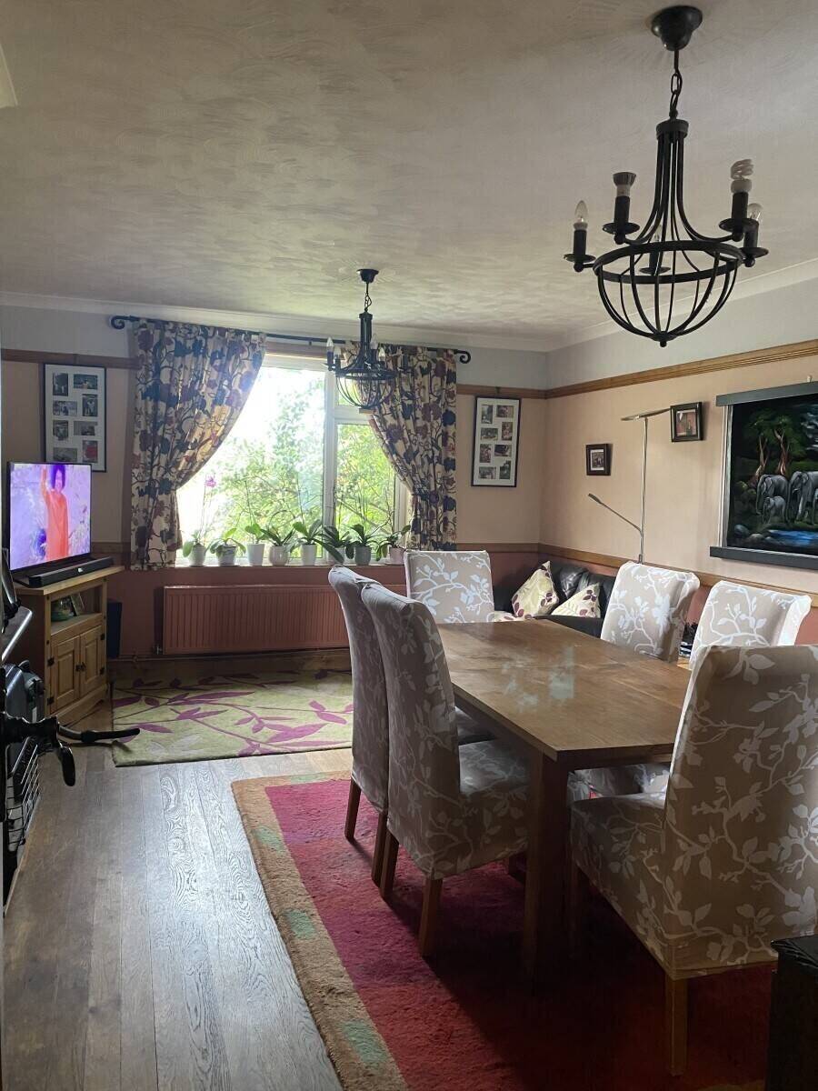 SuperMarket with Post office and 4 Bed House,conservatory ,Twin garge In a Scenic Village Hemyock Photo 6