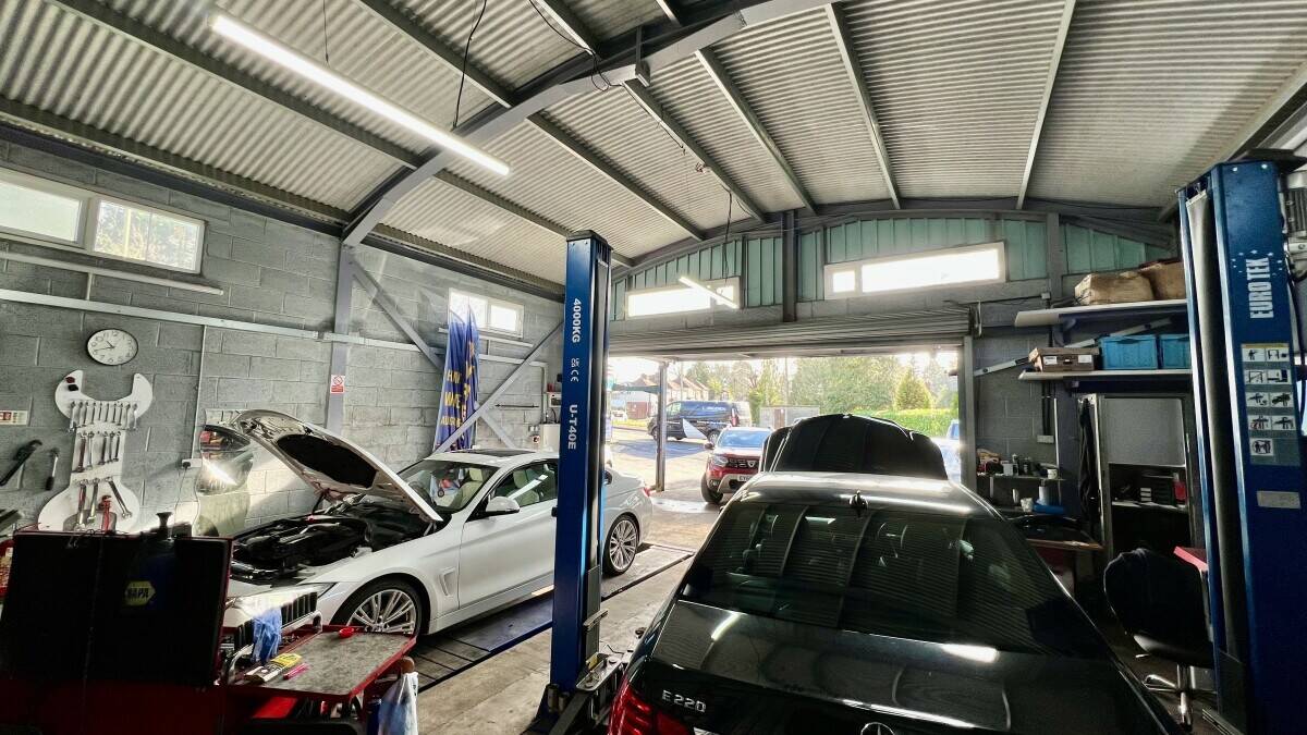🔥 Step Up to Ownership: Partner/Manager Wanted for Hampshire MOT Station Photo 5