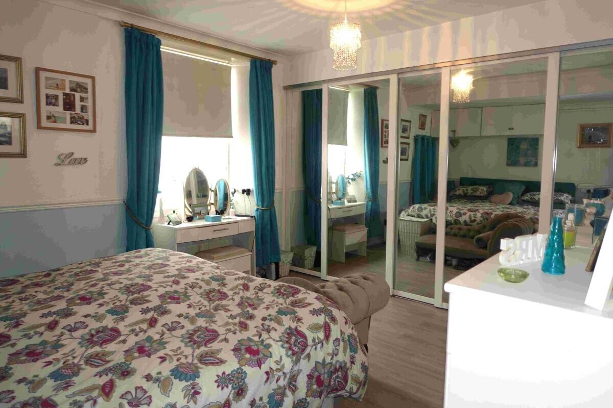 Well Established Seaside Guest House with Rare Car Park Photo 5