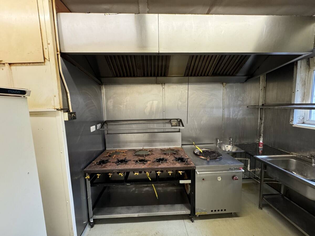 Ex Indian takeaway/restaurant for sale Photo 5