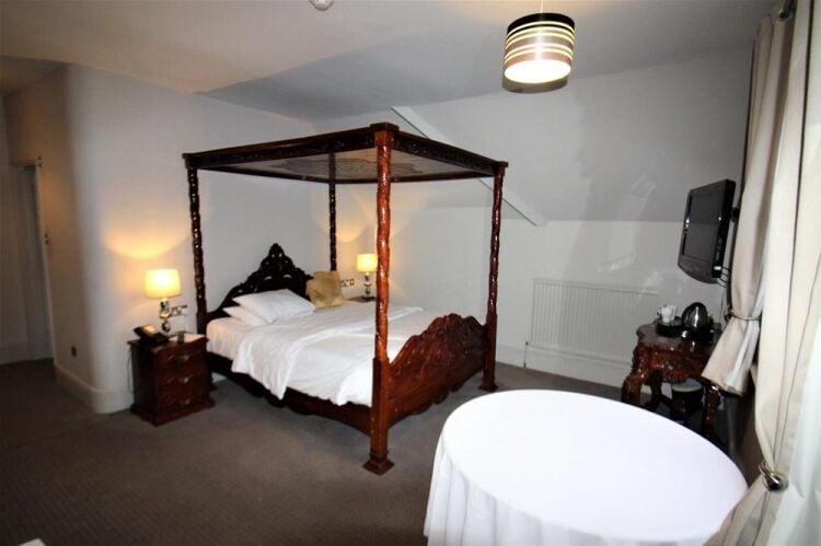 HOTEL/RESTAURANT/EVENTS VENUE
(HAS PLANNING FOR EDUCATIONAL/CARE HOME USE) Photo 5