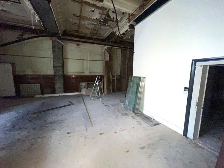 Prime Torquay Harbourside Retail Premises For Sale in Torquay