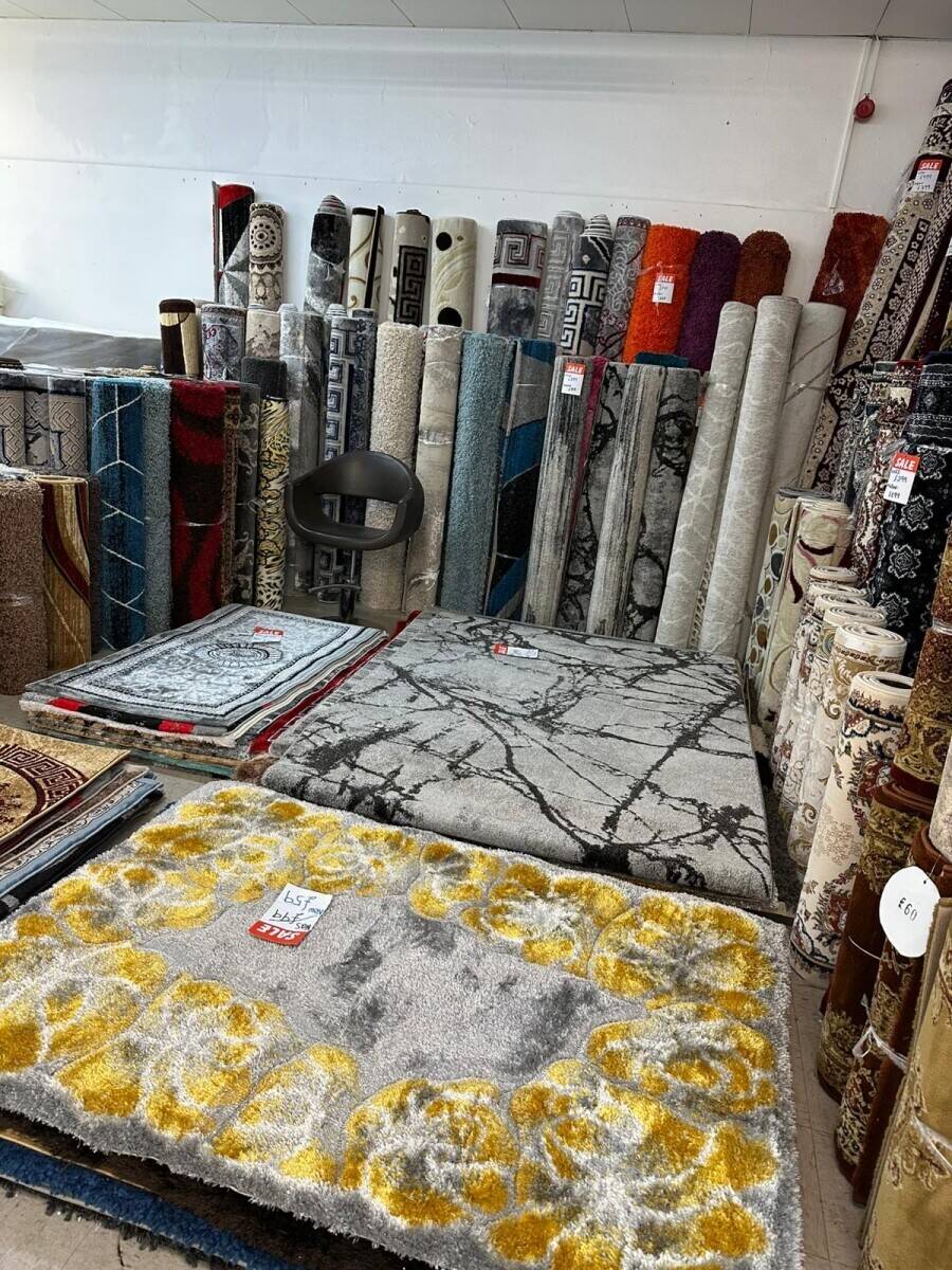Established Furniture shop Photo 5