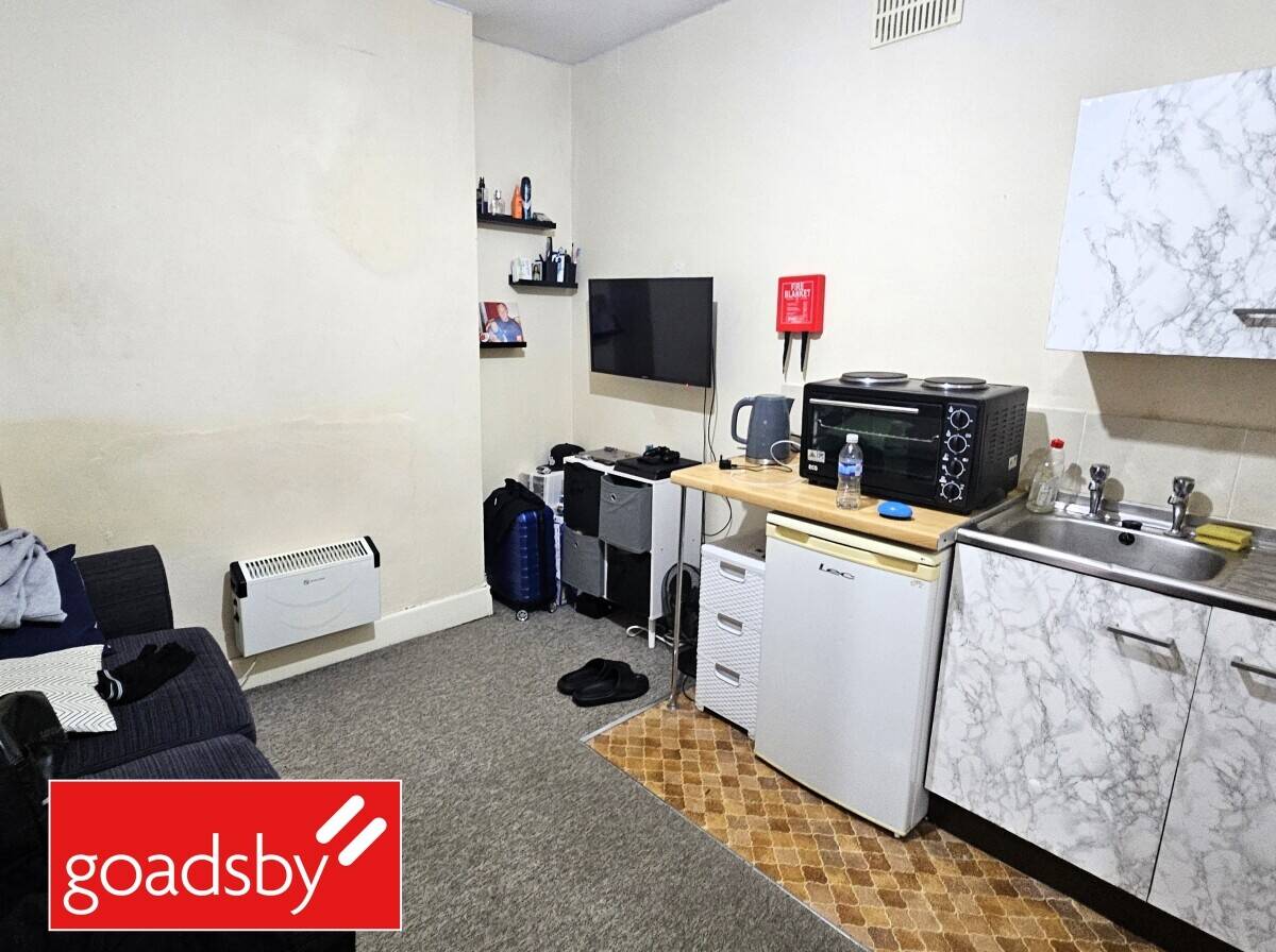 Established HMO Well Located Between Shops & Seafront