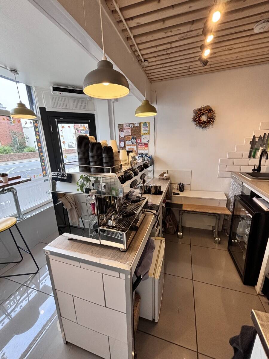 Ready to Operate  Coffee Shop in Cheriton High Street Photo 5