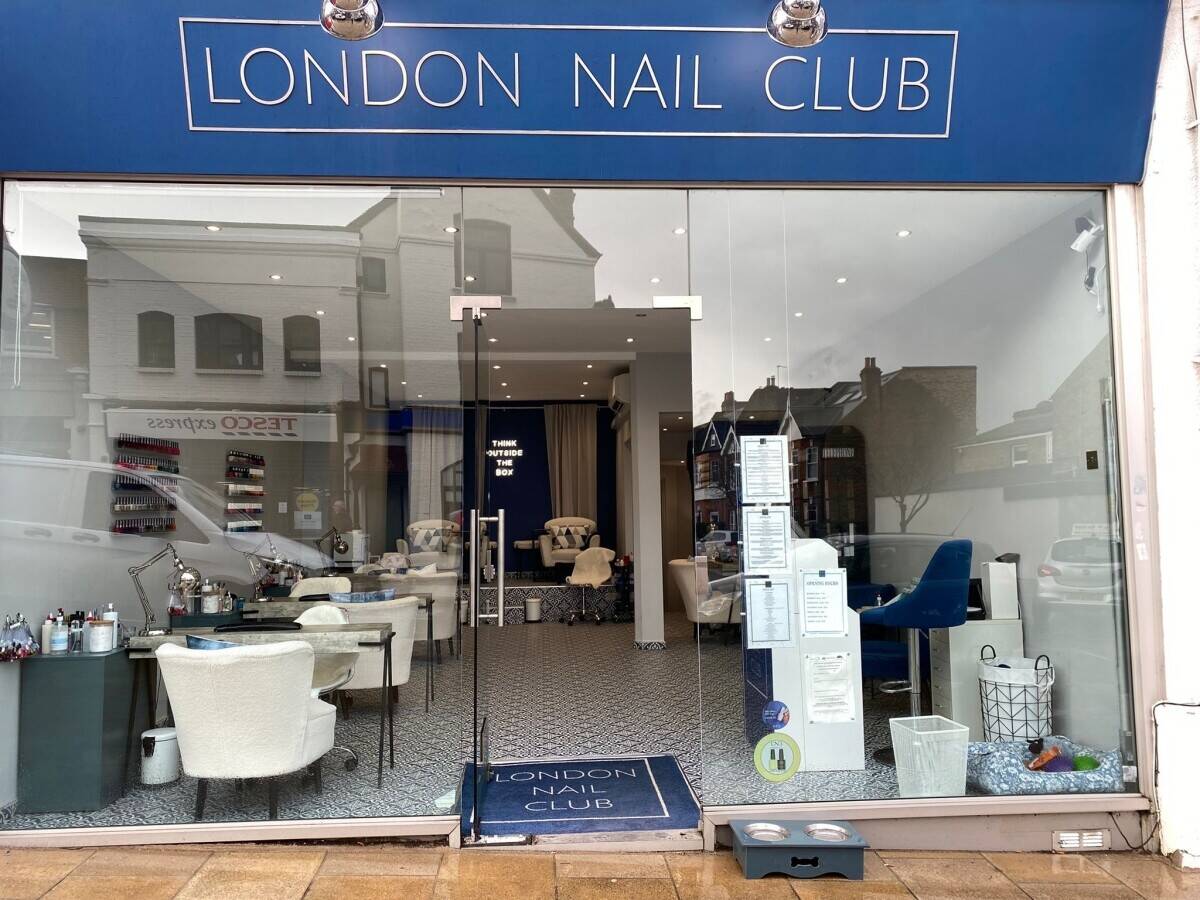 Nail and beauty salon Photo 4