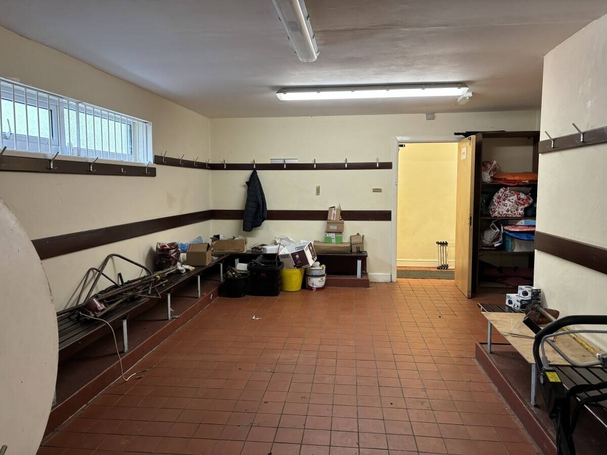 CWMBRAN - LOCK-UP SPORTS CLUB ON THE EDGE OF INDUSTRIAL AREA Photo 5