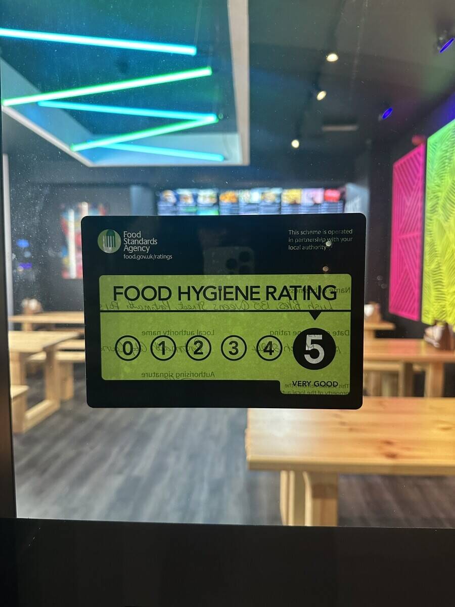 A3/A5 Portsmouth burger/wings/fries  *&pound;25 per day rent