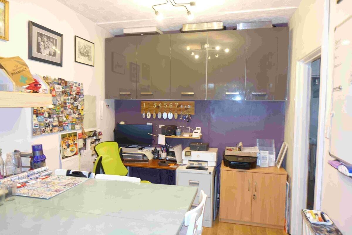 Freehold Weymouth Guest House in Prominent Position with Car Park For Sale Photo 5