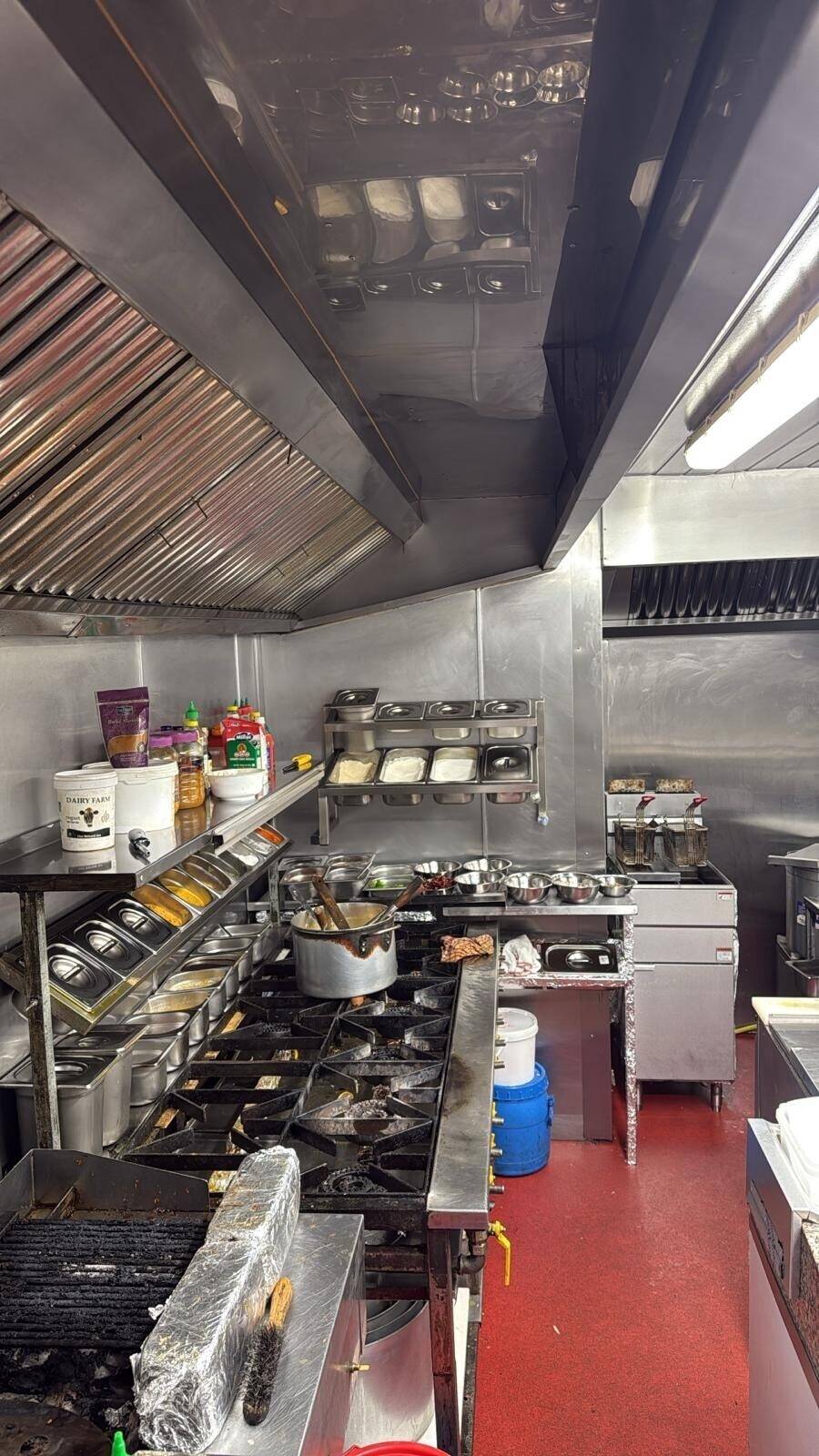 Aladdin bar and grill restaurant for sale 70 seats Indian food new refurbished restaurant with beautiful deco Photo 5