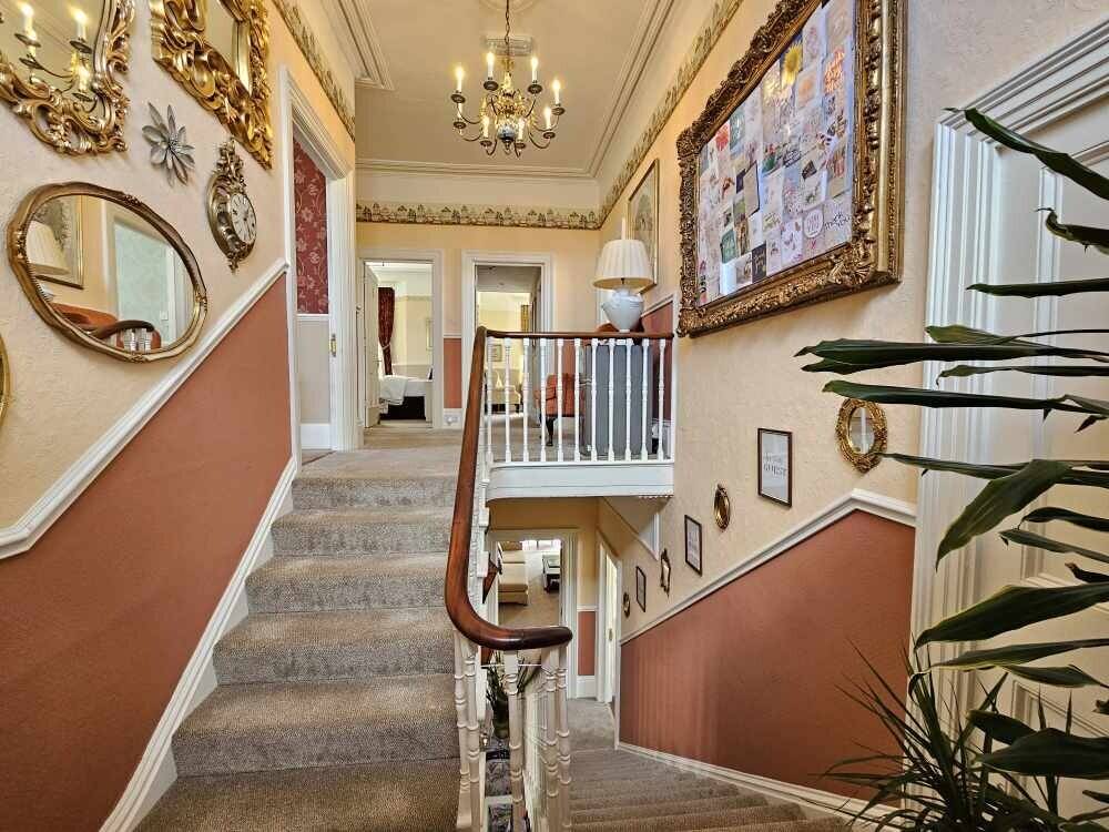 A Luxurious 7 Bedroom Guest House for sale Photo 5