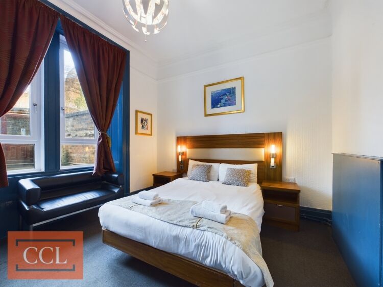 12 Letting Room Guest House in Paisley Photo 5
