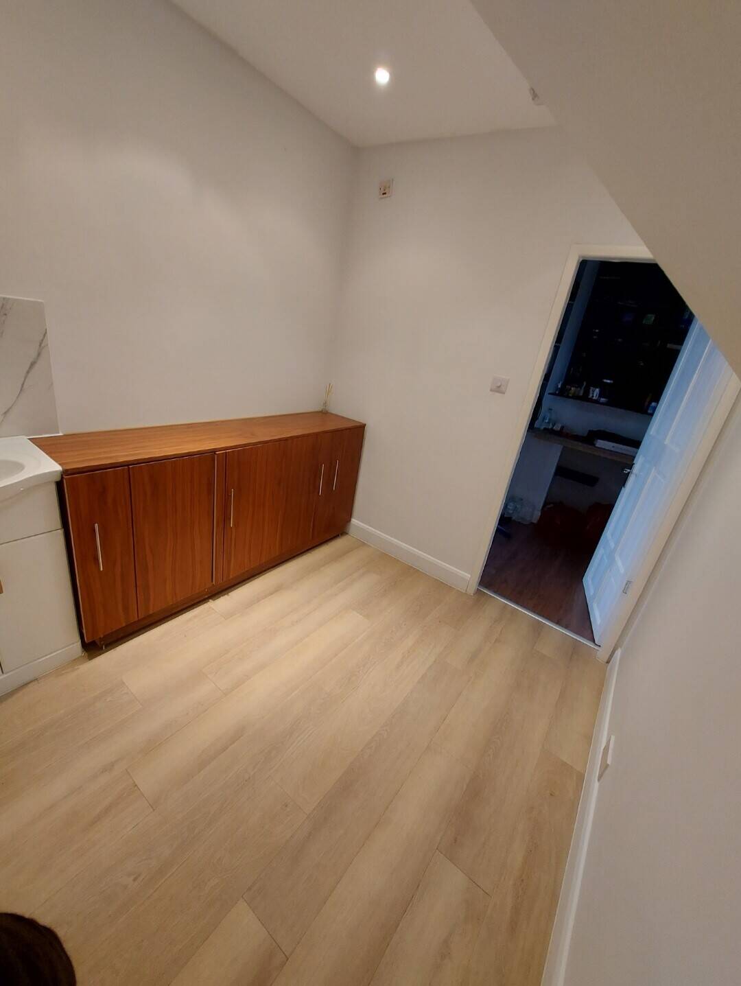 Well developed Barber shop for sale in Chase Side Enfield Photo 5