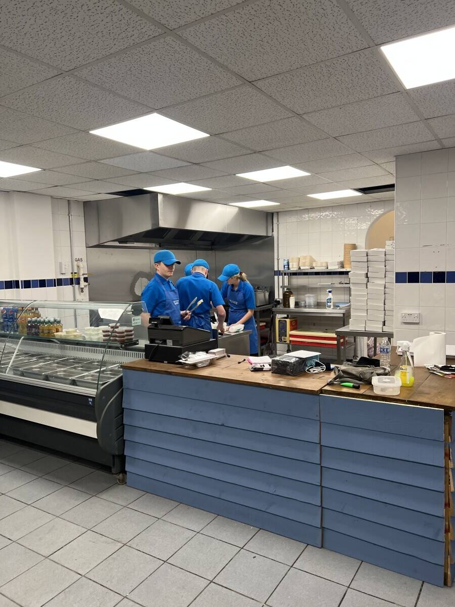 Fast food takeaway for sale in Uttoxetor Photo 5