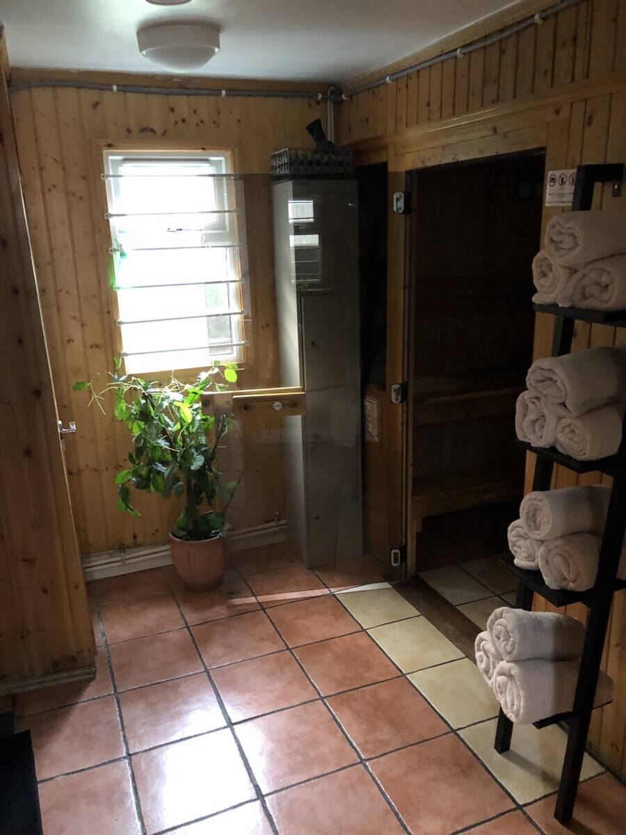 Massage Salon in Kilburn London Photo 4