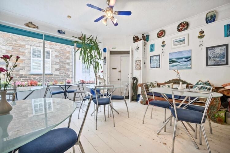 Freehold Commercial Property Located Mevagissey Photo 5