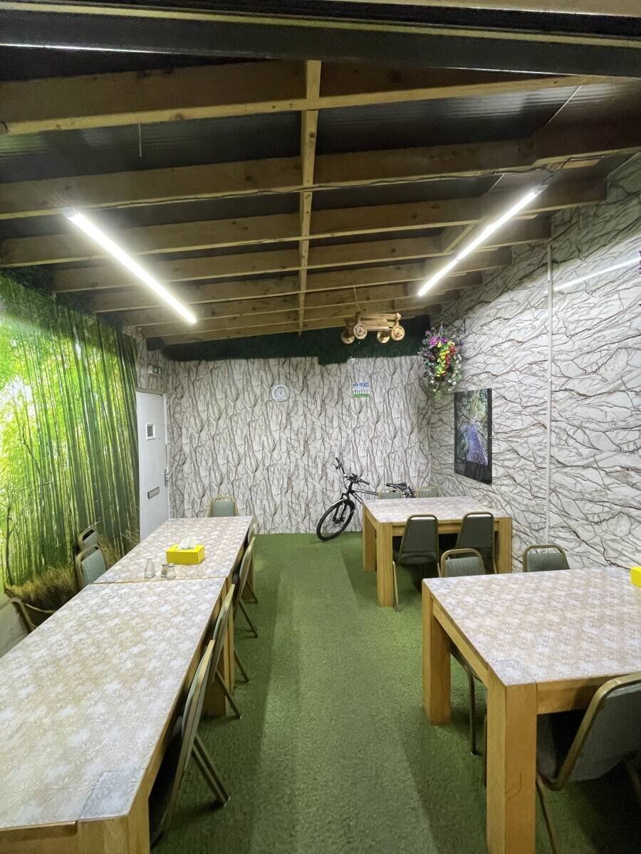 Take away restaurant in Coventry for sell with parking space and all-inclusive Photo 5