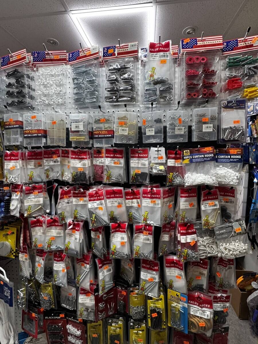 Pound store in Ashton Under Lyne Photo 5