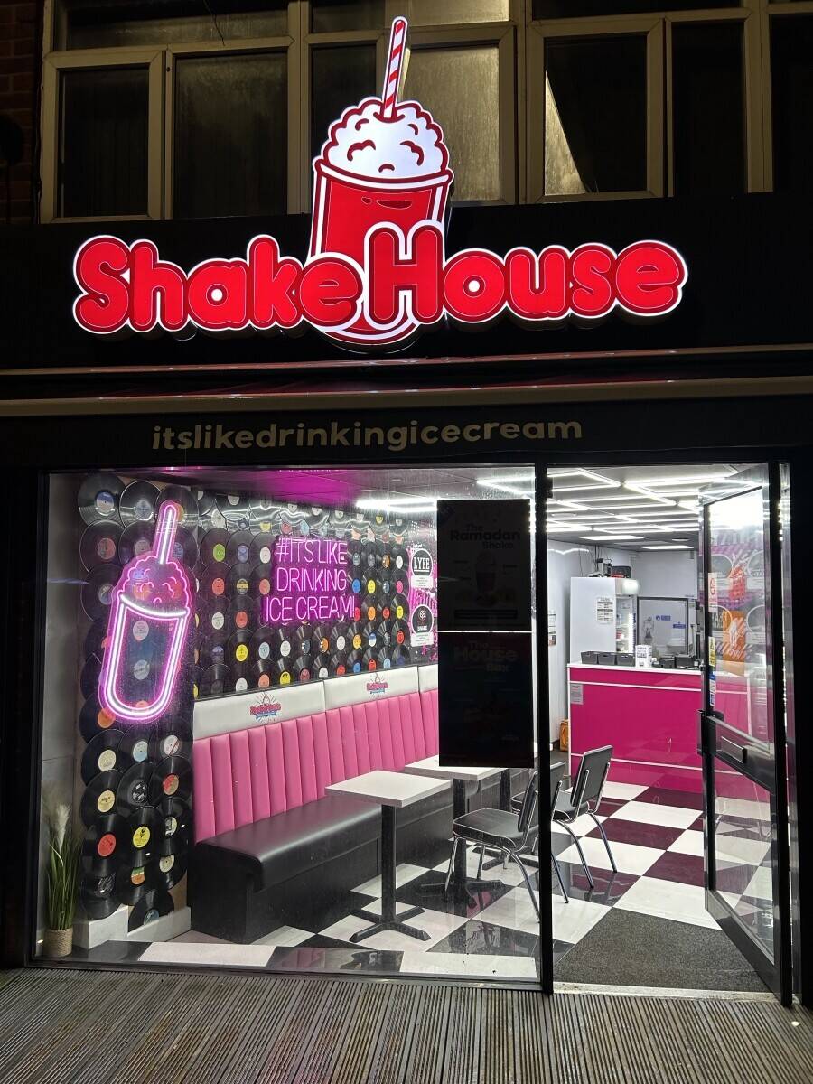 Dessert shop for sale in Dudley 