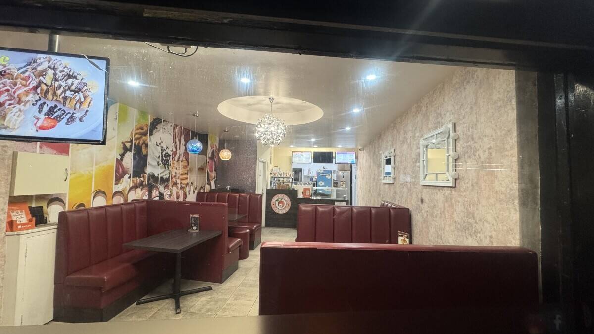 Dessert Shop to Sale Photo 5