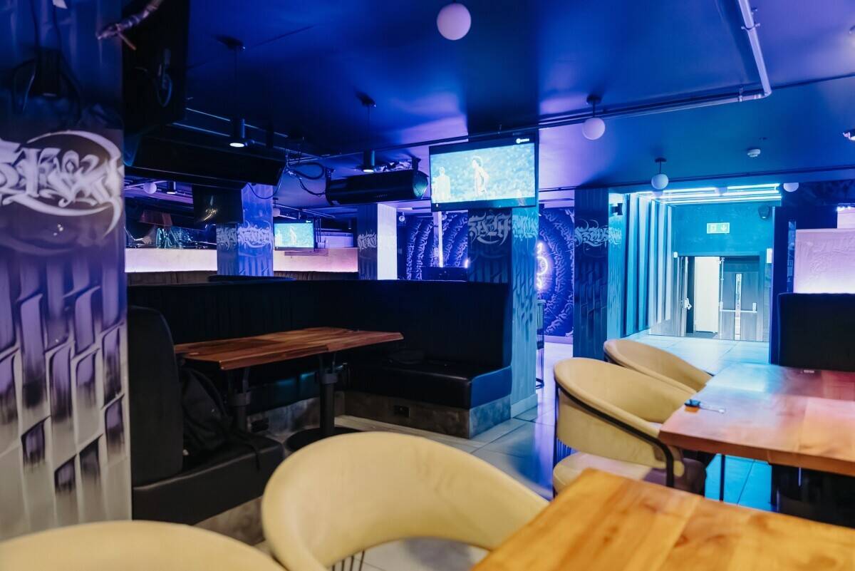 High End Roof Top Shisha lounge And Restaurant