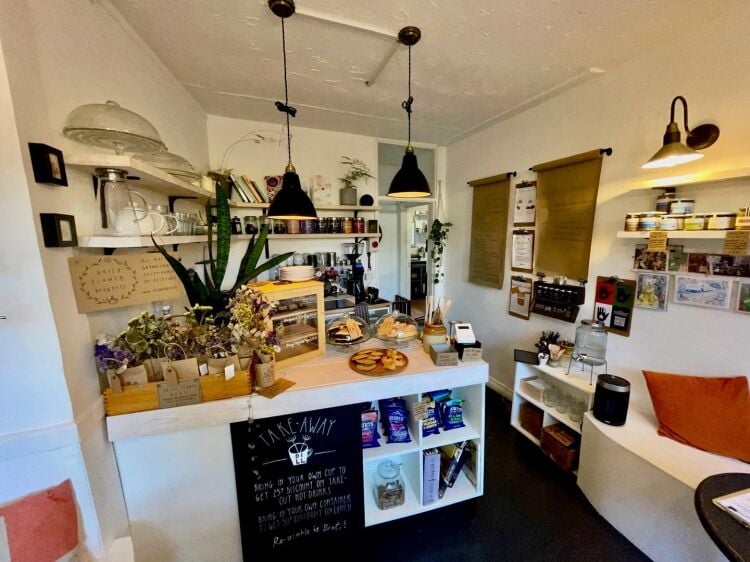 Leasehold Café & Coffee Bar Located In Falmouth Photo 5