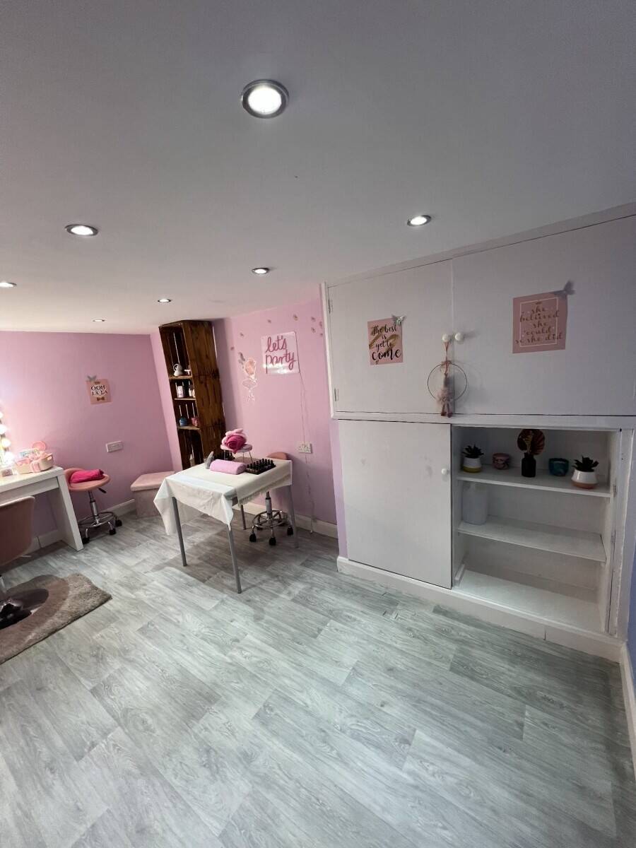 Hair, Beauty and Nail salon Photo 6