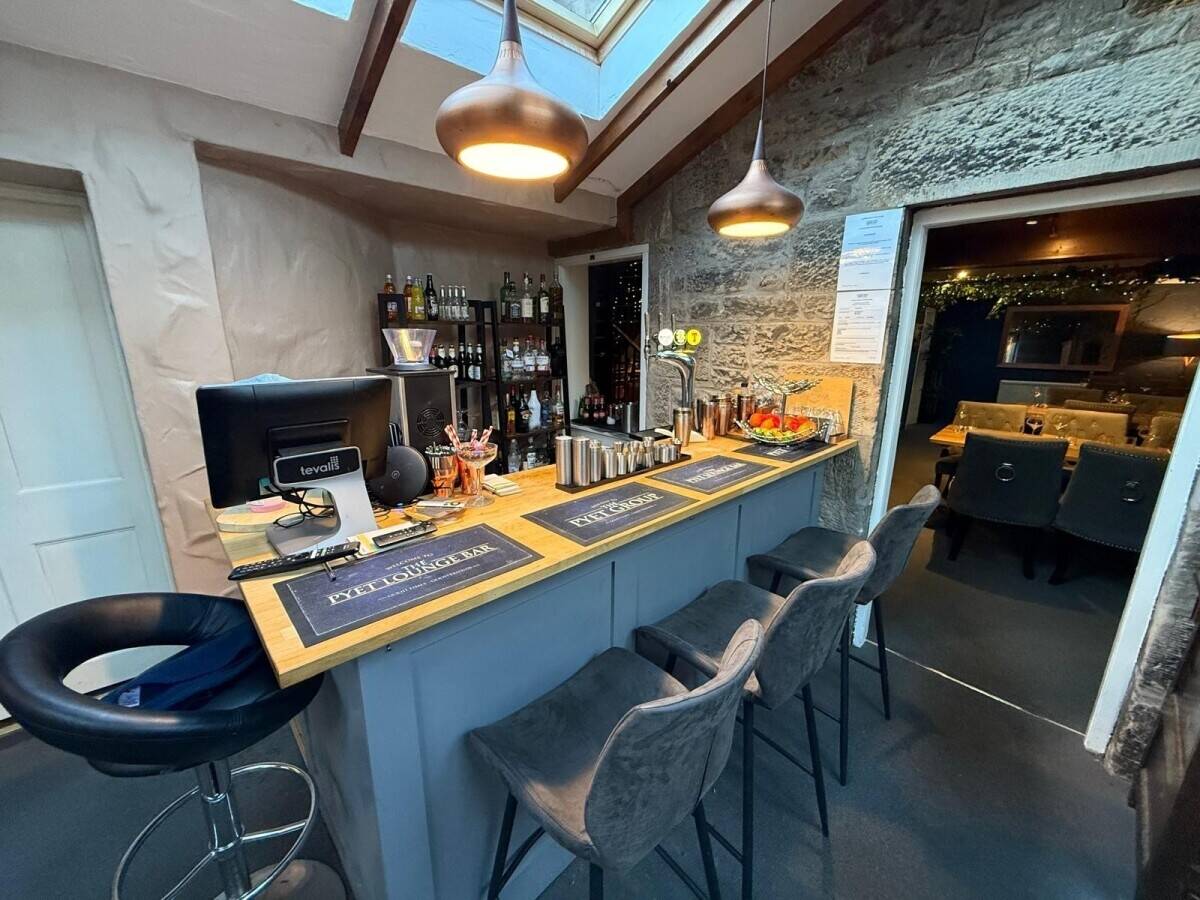 A Neatly Presented Restaurant Opportunity close to Edinburgh in affluent Borders town (ref 1720)