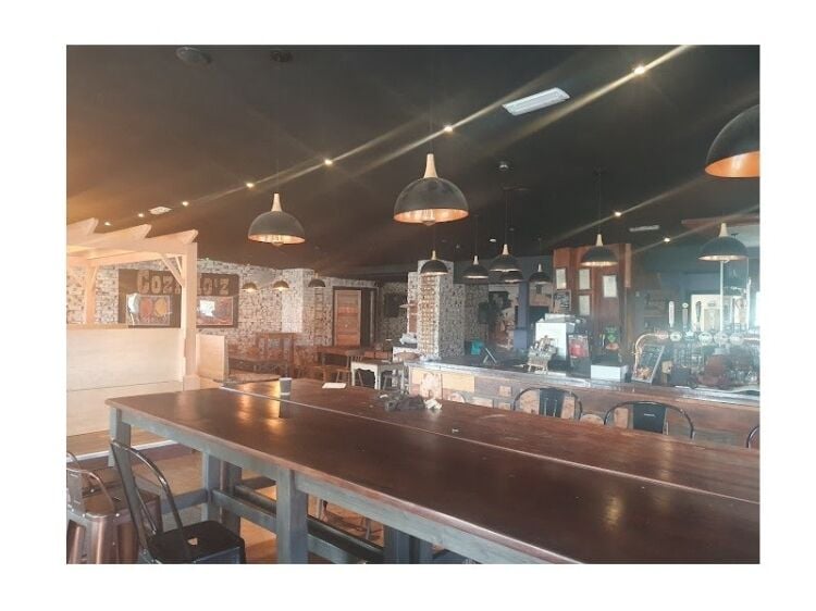 Bar & Grill Opportunity in Prime Location - New Lease Negotiable Photo 5