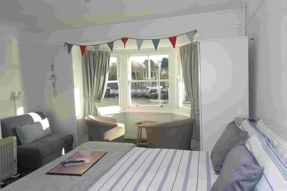 Sea or Harbour Views from all rooms in Weymouth For Sale Photo 5