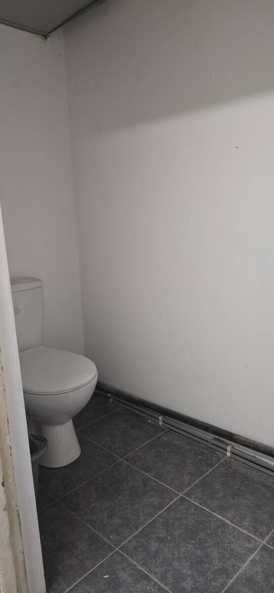High Footfall Takeaway shop in Uxbridge for Sale Photo 5