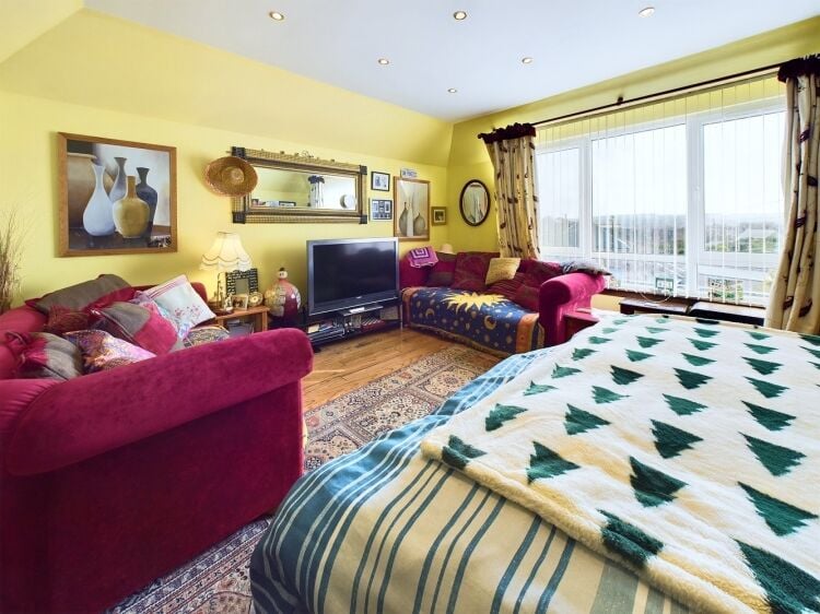 8 Letting Room Guest House in Prestigious Aberdeen Location