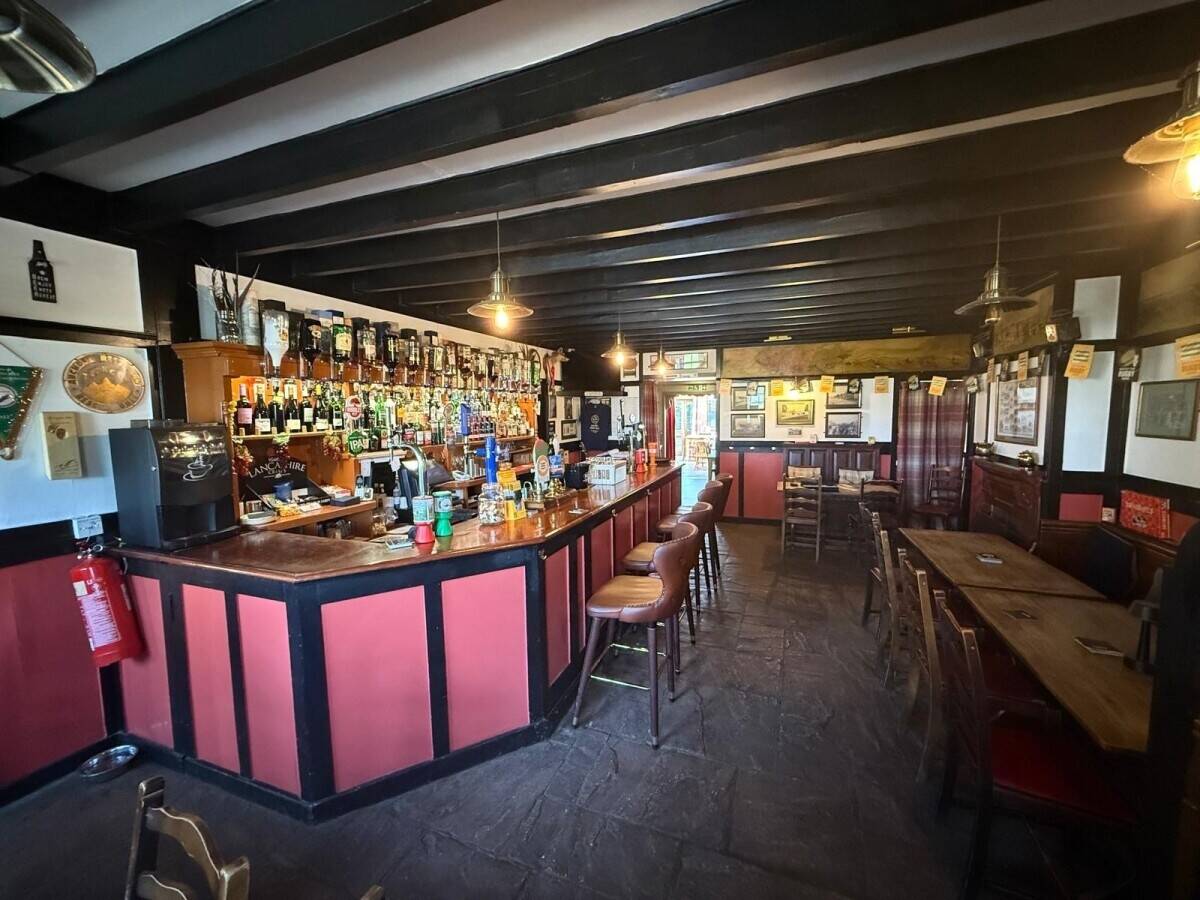 A superb hotel located in a sought-after village in the Scottish Borders (ref 1734)