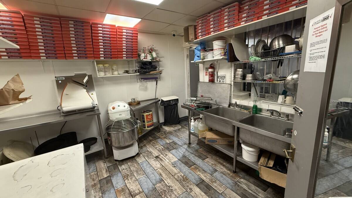 PIZZA GOGO IN BARNET Photo 5