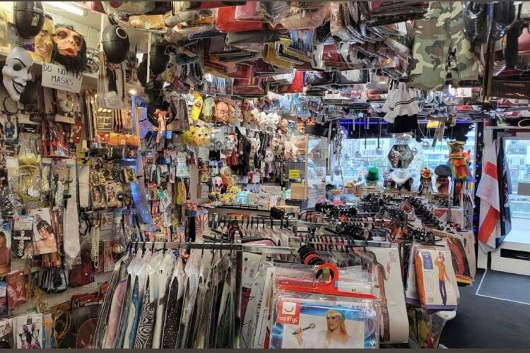 Established Joke Shop - Torquay Photo 5