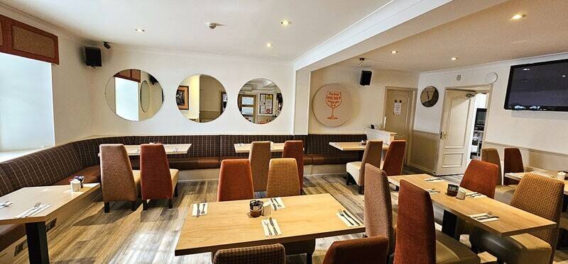 Extremely well performing Public House & Lounge with 3-bed owners accommodation in Dennyloanhead Photo 5