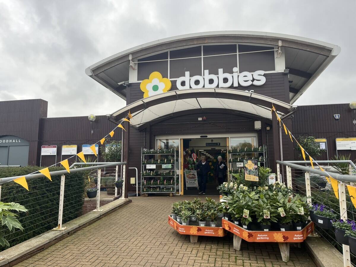 New Waves Hand Car Wash at Dobbies Garden Centre in Cross Lane Farm, Nuneaton CV91RF